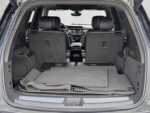 Used 2022 Cadillac XT6 Premium Luxury w/ Technology Package image 6