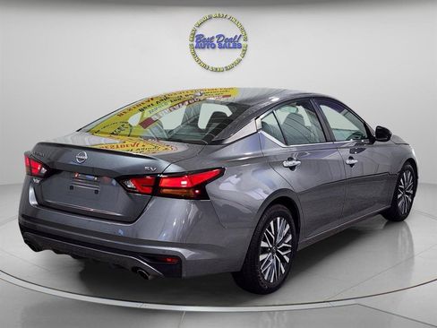Used 2023 Nissan Altima 2.5 SV w/ SV Premium Package FWD image 6