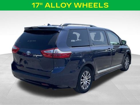 Used 2018 Toyota Sienna XLE w/ Protection Package FWD image 7