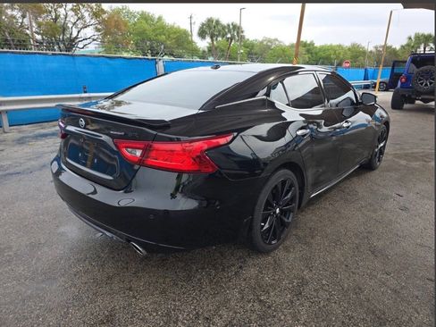 Used 2018 Nissan Maxima SR w/ Midnight Edition image 2