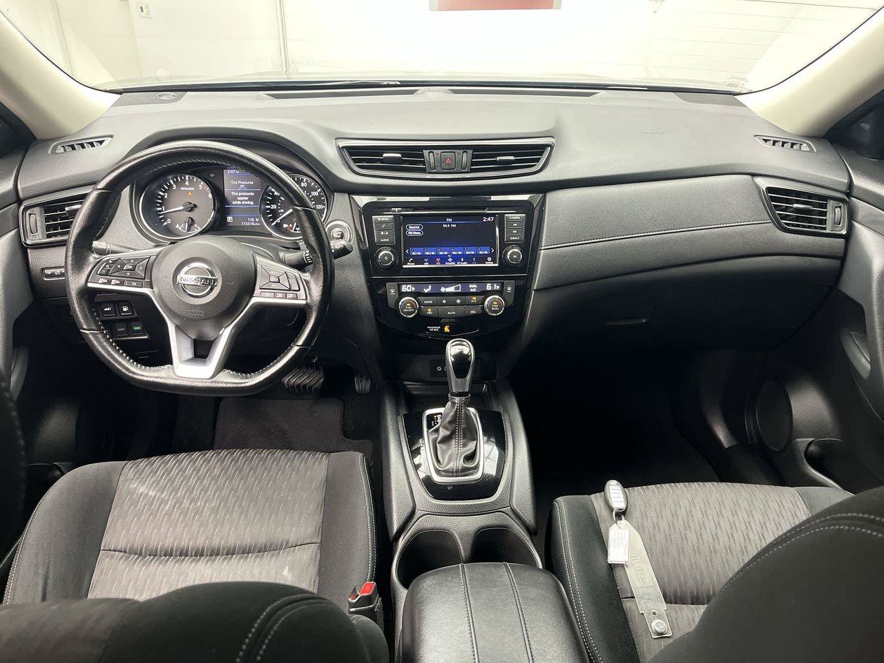 Used 2020 Nissan Rogue SV AWD/4WD image 4