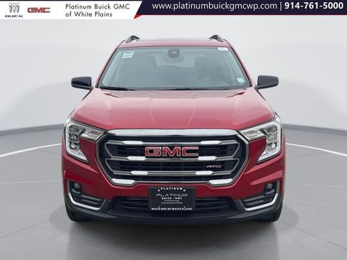 Used 2024 GMC Terrain AT4 image 2