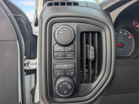 Used 2019 Chevrolet Silverado 1500 Custom w/ Custom Value Package image 10