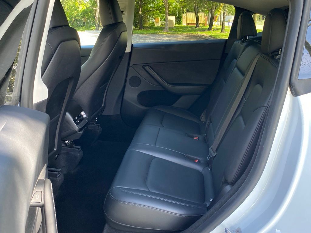 Used 2023 Tesla Model Y Long Range AWD/4WD image 21