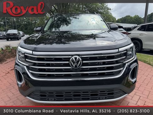 Certified 2026 Volkswagen Atlas SE w/ Panoramic Sunroof Package FWD image 3