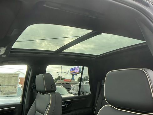 New 2025 Chevrolet Tahoe Premier image 17