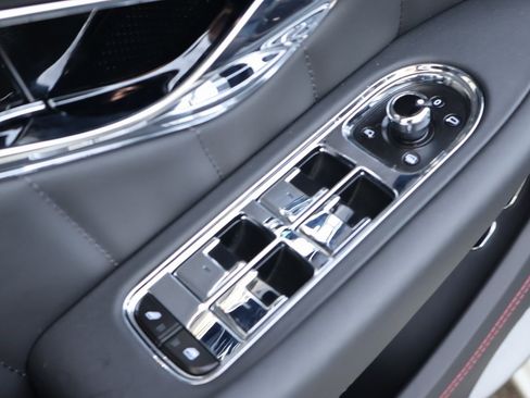 Used 2024 Bentley Continental GT V8 image 13