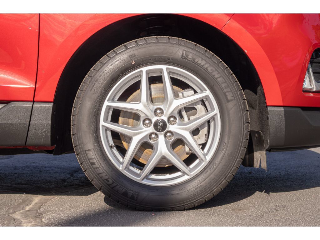 Used 2024 Ford Edge SEL w/ Convenience Package AWD/4WD image 9