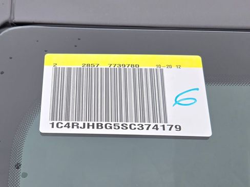 New 2025 Jeep Grand Cherokee Limited image 33