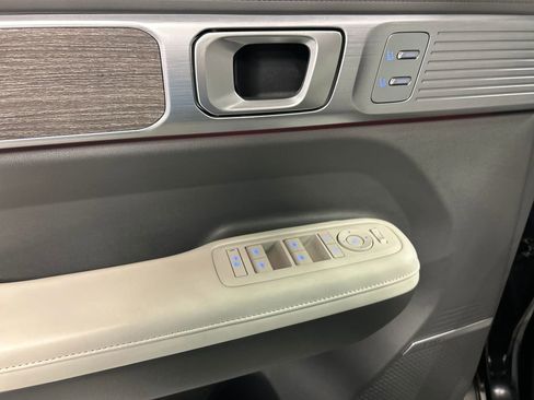 Used 2025 Hyundai Santa Fe Limited image 12