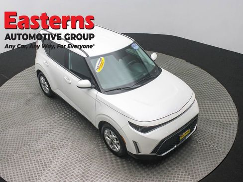 Used 2024 Kia Soul LX w/ Option Group 015 image 3