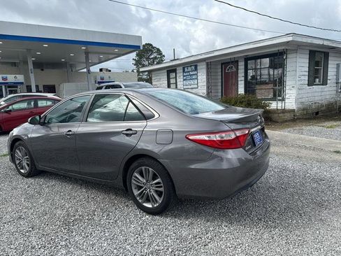 Used 2016 Toyota Camry SE FWD image 2