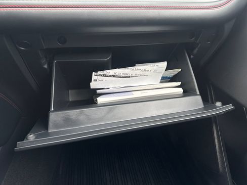 Used 2025 Ford Explorer ST-Line image 32