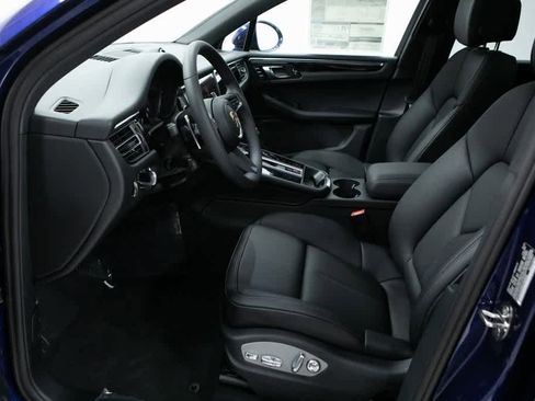 Certified 2025 Porsche Macan image 20