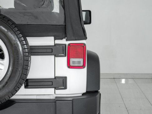 Used 2013 Jeep Wrangler Sport AWD/4WD image 36