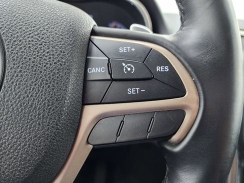 Used 2017 Jeep Grand Cherokee Laredo w/ Quick Order Package 23E image 16