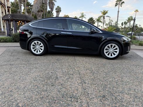 Used 2017 Tesla Model X 75D AWD/4WD image 5