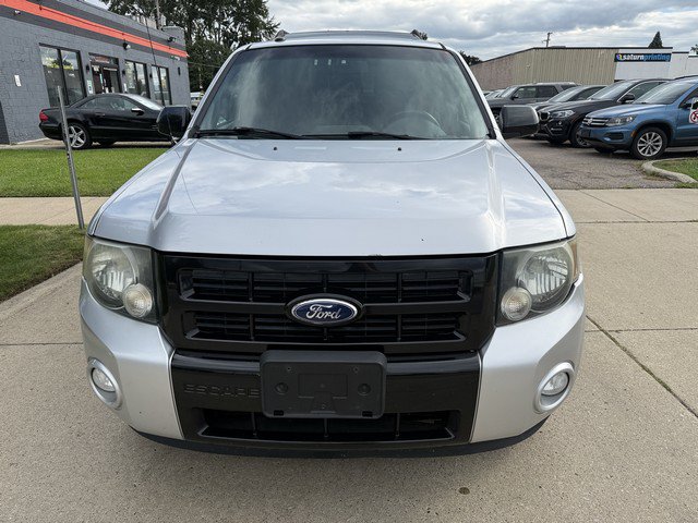 Used 2010 Ford Escape XLT AWD/4WD image 2