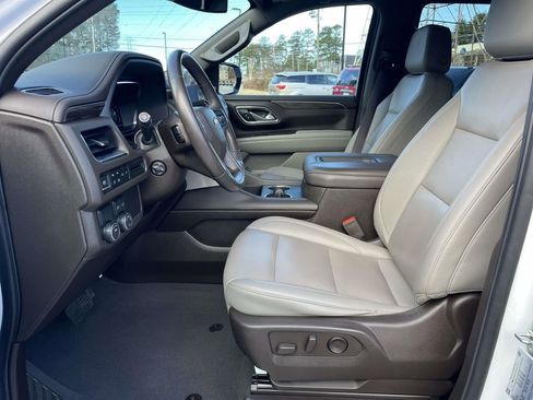 Used 2022 Chevrolet Tahoe LT w/ Luxury Package image 16