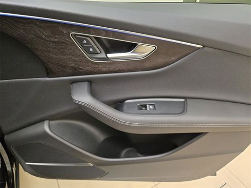 Used 2023 Audi Q8 Prestige image 29