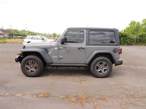 Used 2018 Jeep Wrangler Sport AWD/4WD image 8