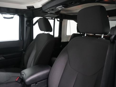 Used 2018 Jeep Wrangler Unlimited Sport S image 12