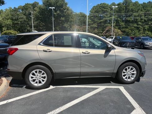 Used 2018 Chevrolet Equinox LT FWD image 4