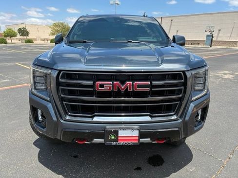 Used 2021 GMC Yukon XL AT4 w/ AT4 Premium Package AWD/4WD image 9