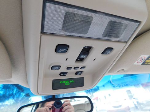 Used 2003 Lincoln Town Car Cartier RWD image 57