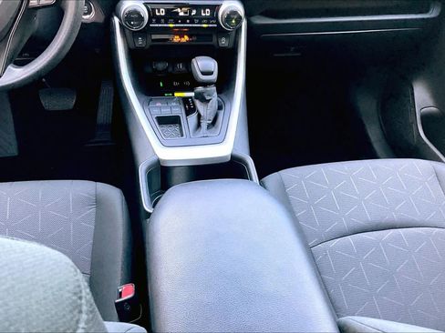 Used 2024 Toyota RAV4 XLE w/ Convenience Package FWD image 17