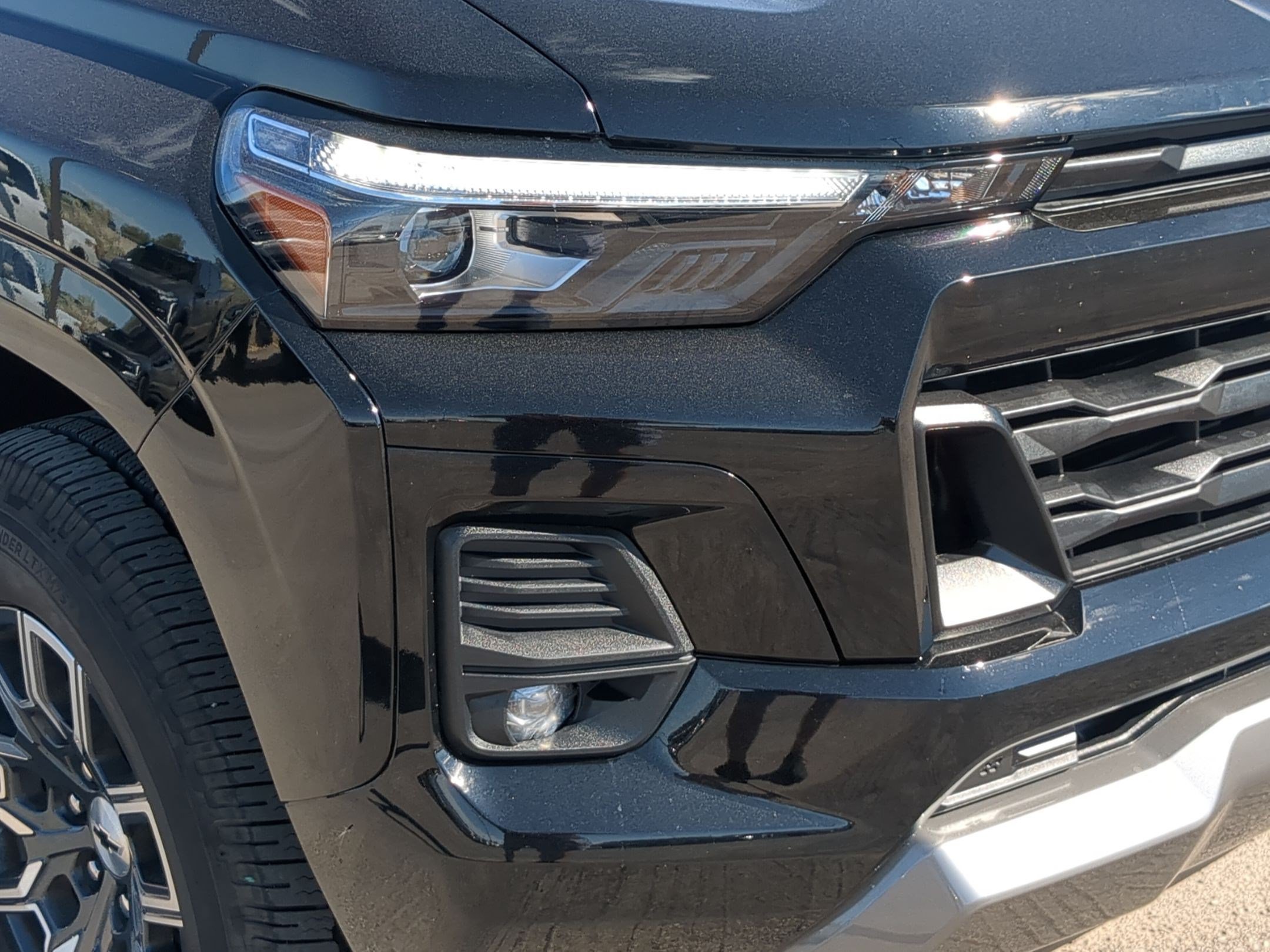 Used 2023 Chevrolet Colorado Z71 w/ Z71 Convenience Package 2 AWD/4WD image 10