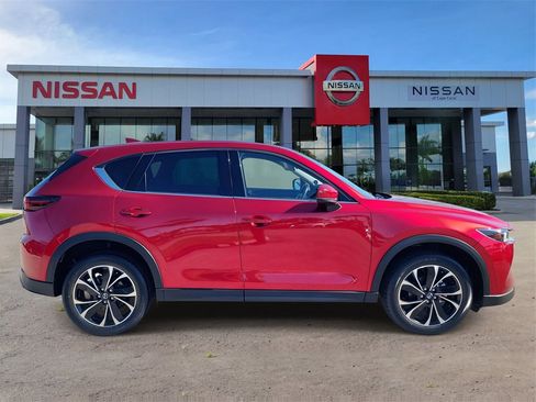Used 2022 MAZDA CX-5 AWD 2.5 S w/ Premium Plus Pkg image 3