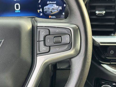 Used 2022 Chevrolet Silverado 1500 LT AWD/4WD image 9