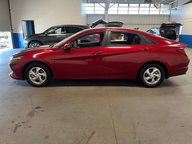Used 2023 Hyundai Elantra SE FWD image 6