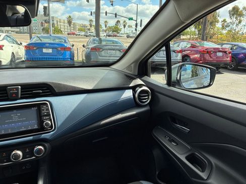 Used 2025 Nissan Versa SV FWD image 33