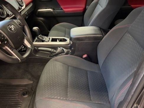 Used 2022 Toyota Tacoma SR5 image 2