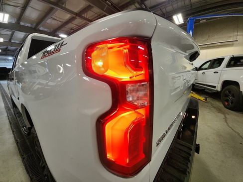 Certified 2025 Chevrolet Silverado 1500 LT Trail Boss w/ Convenience Package II AWD/4WD image 30