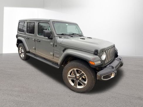 Used 2022 Jeep Wrangler Unlimited Sahara w/ LED Lighting Group AWD/4WD image 26