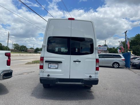 Used 2020 Nissan NV 2500 SV w/ Back Door Glass Package RWD image 2