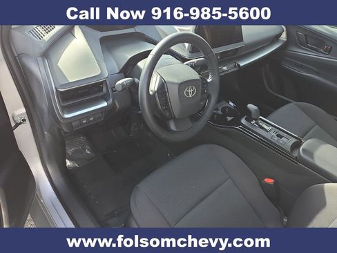 Used 2025 Toyota Prius LE image 12
