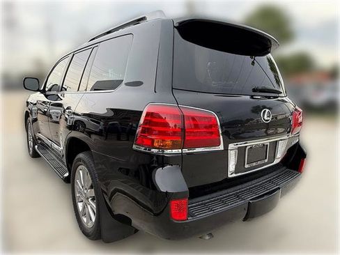Used 2011 Lexus LX 570 4WD w/ Luxury Pkg image 6