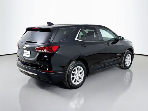 Used 2023 Chevrolet Equinox LT AWD/4WD image 9