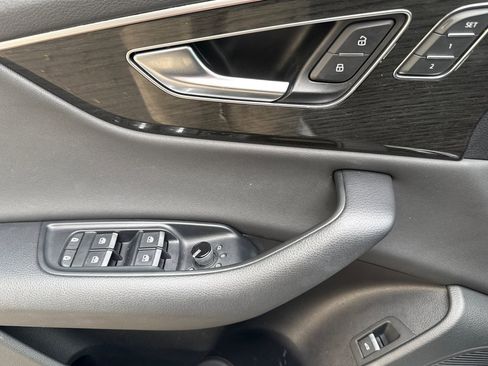 Used 2019 Audi Q8 Premium Plus w/ Premium Plus image 12