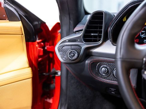 Used 2012 Ferrari 458 Italia Coupe RWD image 47