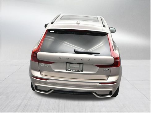 New 2026 Volvo XC60 B5 Plus AWD/4WD image 16