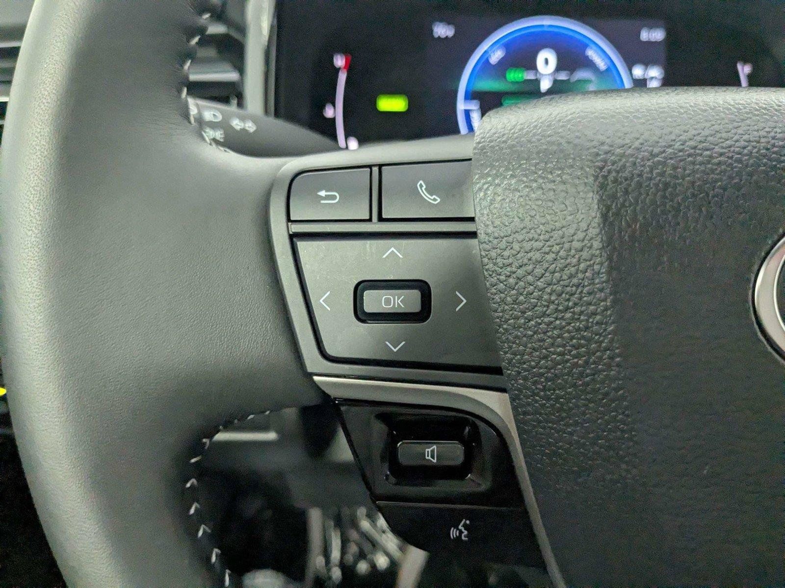 Used 2026 Toyota Camry SE w/ Convenience Package FWD image 16