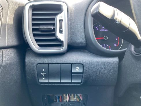 Used 2017 Kia Sportage LX w/ LX Popular Package image 29