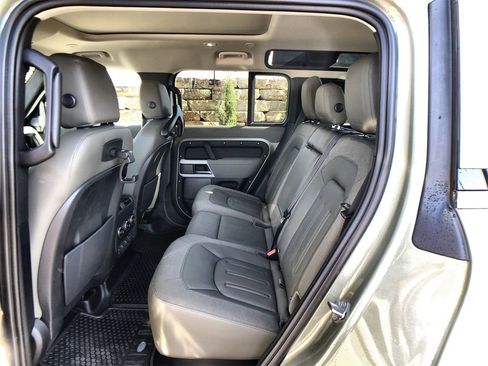 Certified 2021 Land Rover Defender 110 SE image 17