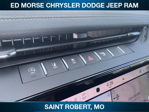 New 2026 Jeep Grand Cherokee Altitude AWD/4WD image 17