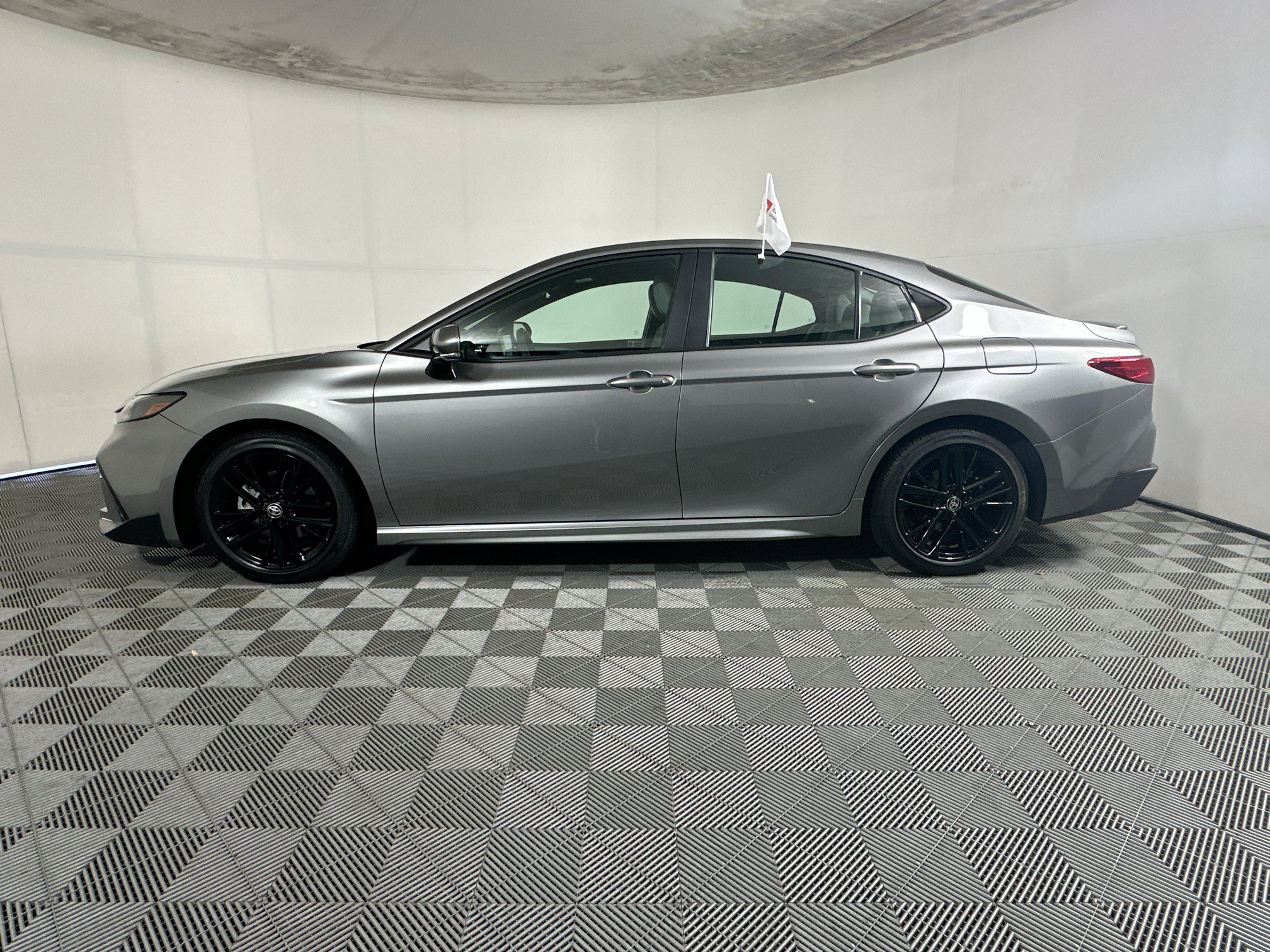 Used 2026 Toyota Camry SE FWD image 6